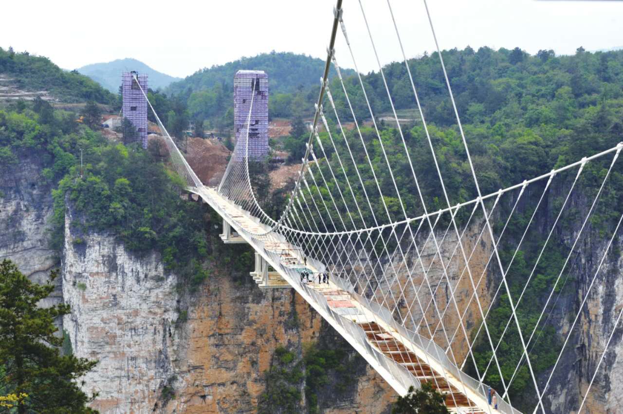 張家界大橋谷玻璃門(mén)橋